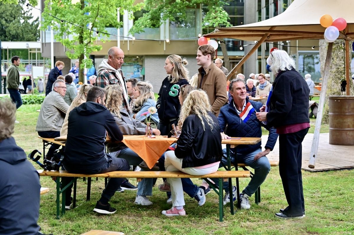 Feest in De Hoftuin op Bevrijdingsdag